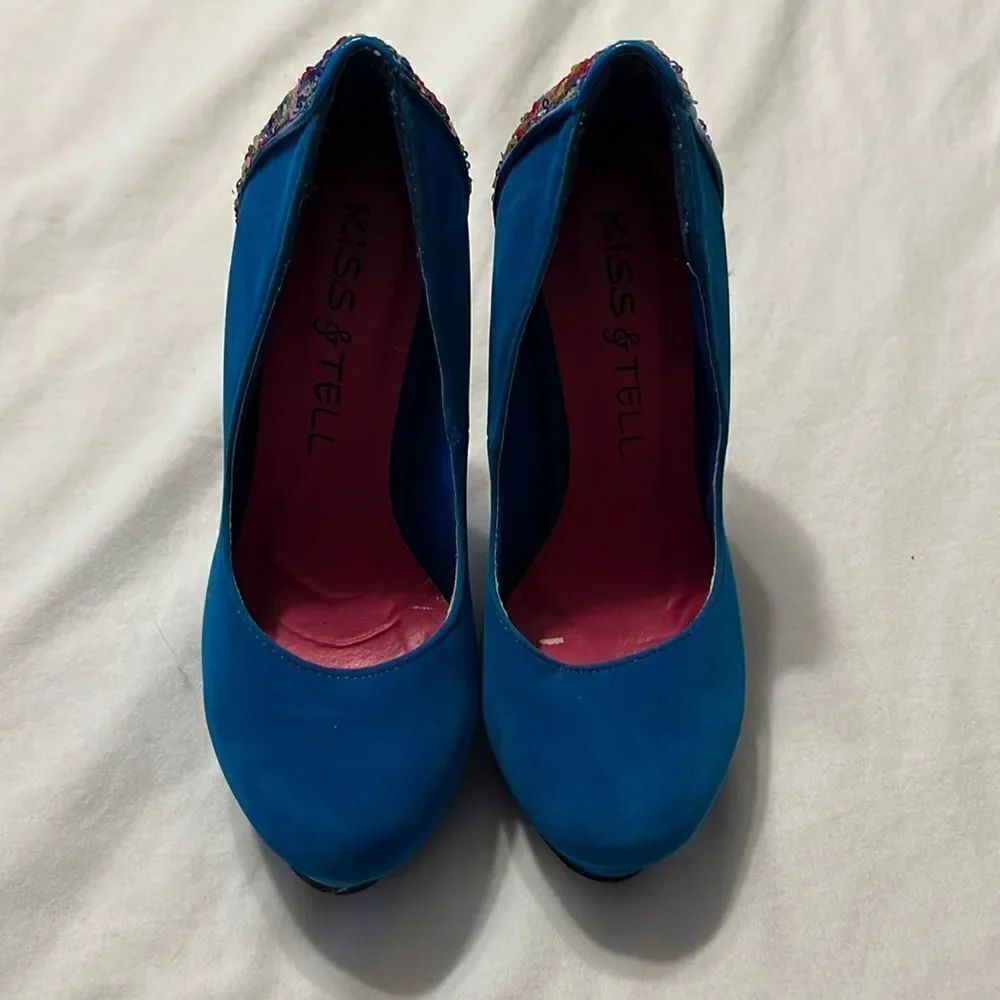 Kiss & tell high heels